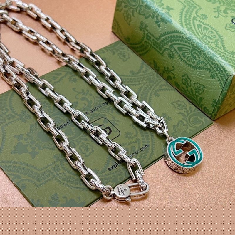 G*u*i necklaces